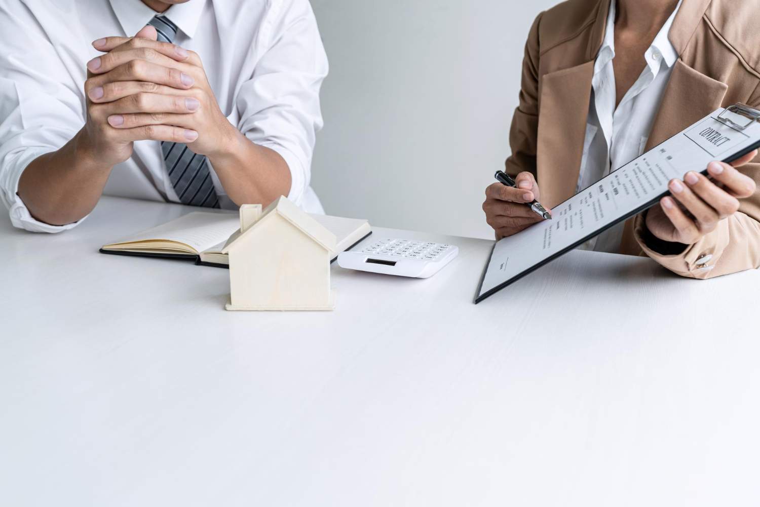 Abogado especialista en derecho inmobiliario en Alcalá de Henares